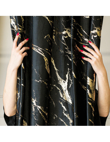 MARMA Zasłona gotowa na taśmie, szerokość 140cm x wysokość 250cm, kolor 111 czarny ze złotym nadrukiem na VELVI TD0033
