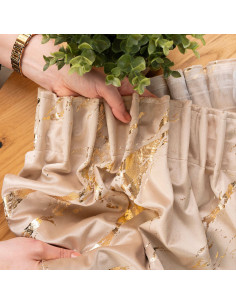 MARMA Zasłona gotowa na taśmie, szerokość 140cm x wysokość 250cm, kolor 003 jasny beżowy ze złotym nadrukiem na VELVI TD