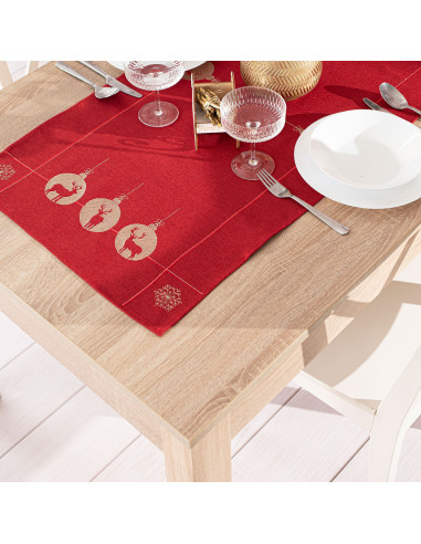 BŁYSZCZĄCY RENIFER Bieżnik z haftem, szerokość 40cm x wysokość 140cm, kolor 003 czerwony 295157