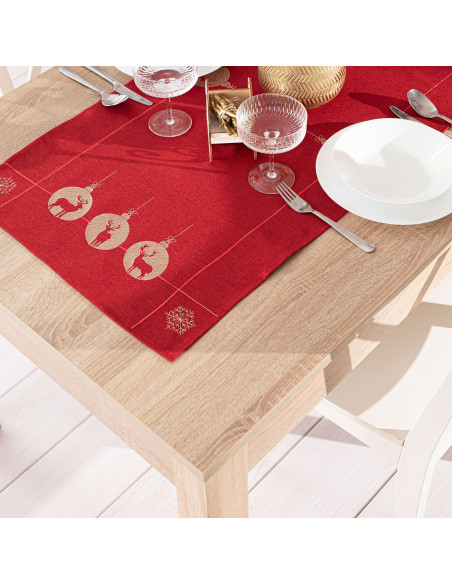 BŁYSZCZĄCY RENIFER Bieżnik z haftem, szerokość 40cm x wysokość 140cm, kolor 003 czerwony 295157